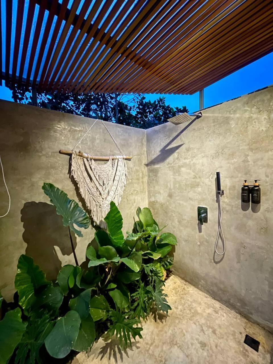 Black Wood Cabin Kintamani  Exterior photo